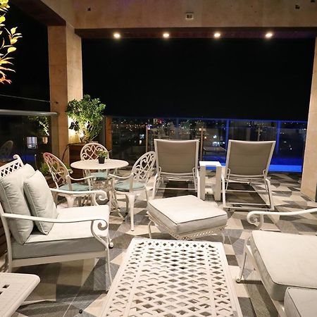 Luxury Rooftop Apartment In 네타니아 외부 사진