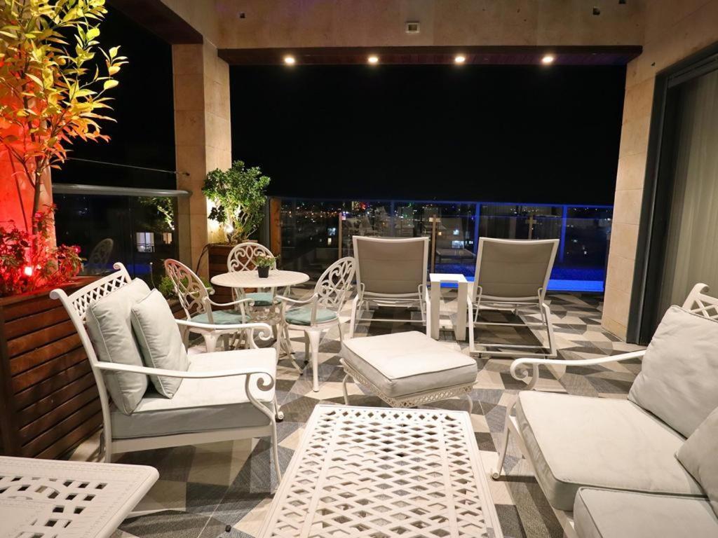 Luxury Rooftop Apartment In 네타니아 외부 사진