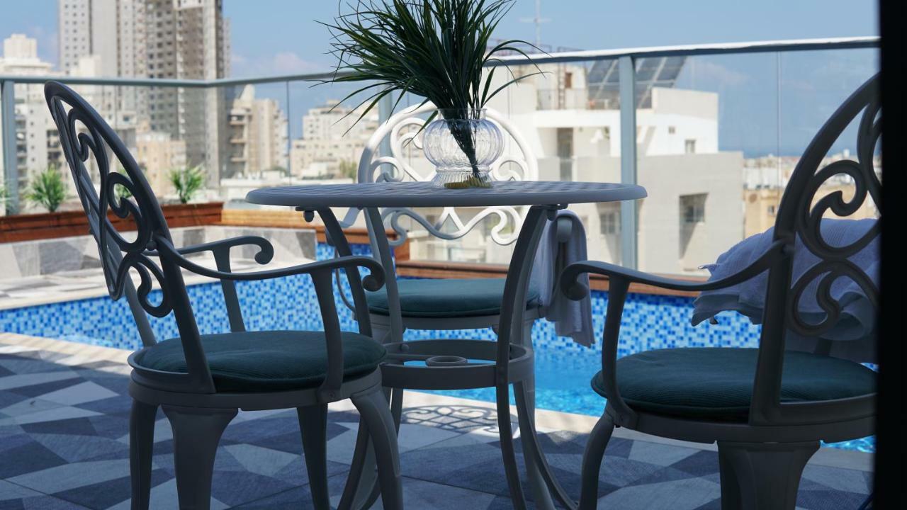 Luxury Rooftop Apartment In 네타니아 외부 사진